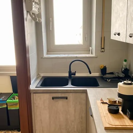 Modern 2 Bedroom Flat With Private Parking - Apartamento