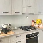 Modern 2 Bedroom Flat With Private Parking - * 로마