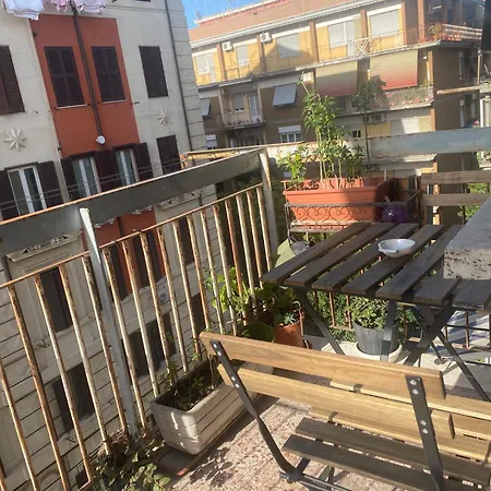 Apartamento Flat Con Balcone Aperta